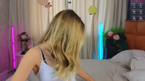 Snapshot of lafeti chatting on 09-26-25, 07:23 Lilia online show from 09-26-25, 07:23