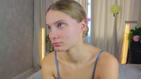 Snapshot of lafeti chatting on 10-11-25, 06:45 Lilia online show from 10-11-25, 06:45