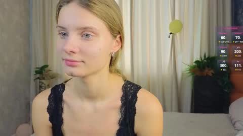 Snapshot of lafeti chatting on 10-22-25, 06:46 Lilia online show from 10-22-25, 06:46