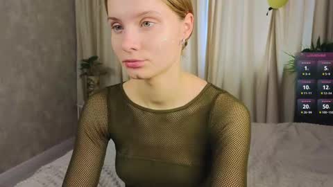 Snapshot of lafeti chatting on 10-24-25, 06:43 Lilia online show from 10-24-25, 06:43