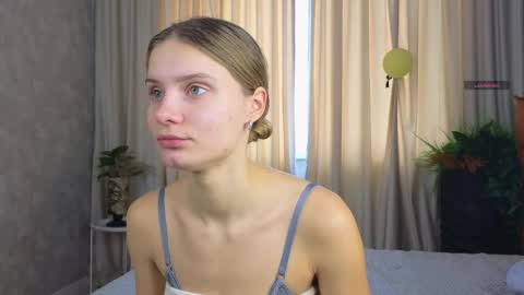 Snapshot of lafeti chatting on 10-26-25, 07:14 Lilia online show from 10-26-25, 07:14