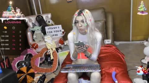 Snapshot of laflakita21 chatting on 12-19-24, 01:50 Skinnygirl online show from 12-19-24, 01:50