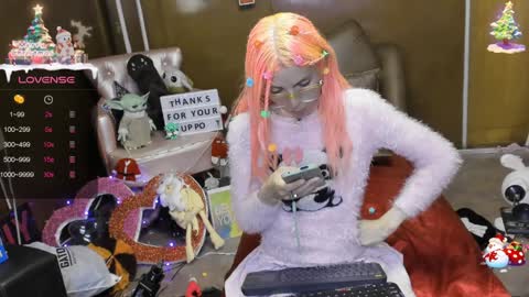 Snapshot of laflakita21 chatting on 01-03-25, 03:49 Skinnygirl online show from 01-03-25, 03:49