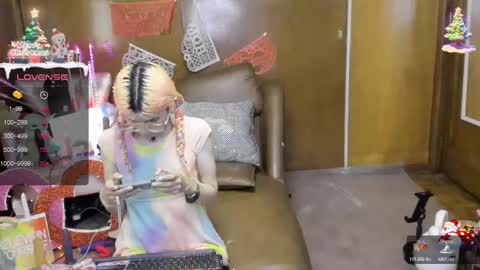 Snapshot of laflakita21 chatting on 02-22-25, 01:22 Skinnygirl online show from 02-22-25, 01:22