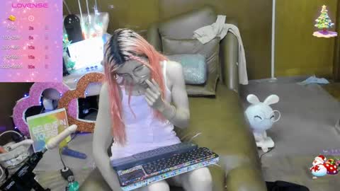 Snapshot of laflakita21 chatting on 09-19-25, 12:45 Skinnygirl online show from 09-19-25, 12:45