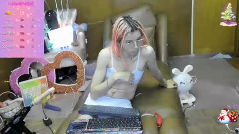 Snapshot of laflakita21 chatting on 09-27-25, 02:16 Skinnygirl online show from 09-27-25, 02:16