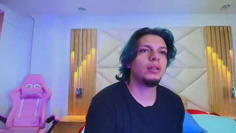 Snapshot of laia_and_damian chatting on 10-09-25, 07:45 laia_and_damian online show from 10-09-25, 07:45