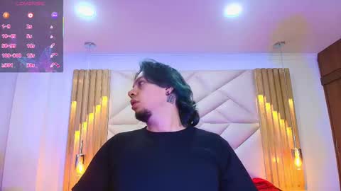 Snapshot of laia_and_damian chatting on 10-15-25, 07:36 laia_and_damian online show from 10-15-25, 07:36