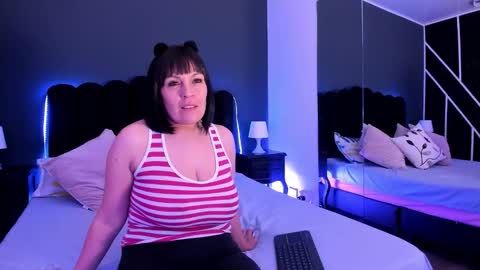 Snapshot of laiaa_88 chatting on 01-15-26, 05:23 Laila online show from 01-15-26, 05:23