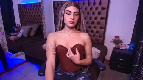 Camila online show from 05-12-26, 02:30