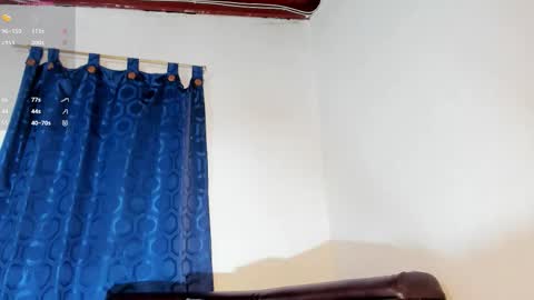 Snapshot of lailamayers chatting on 11-18-25, 02:39 Laila online show from 11-18-25, 02:39