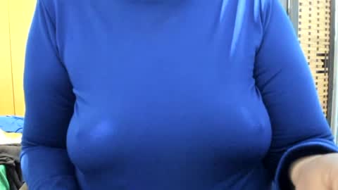 Snapshot of lailasensu chatting on 06-25-26, 02:10 LAILA online show from 06-25-26, 02:10