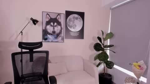 Snapshot of laira_scott chatting on 11-29-25, 09:40 Laira online show from 11-29-25, 09:40