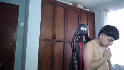 Snapshot of lalo_dick chatting on 12-03-25, 07:01 Lalo online show from 12-03-25, 07:01