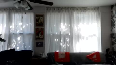 LALOVE99 online show from 10-14-25, 04:19