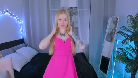 Snapshot of laly_peach chatting on 01-24-25, 05:32 Laly online show from 01-24-25, 05:32