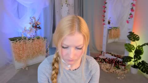 Snapshot of laly_peach chatting on 02-10-25, 05:09 Laly online show from 02-10-25, 05:09