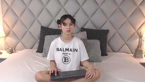 Snapshot of lalycastro chatting on 02-08-25, 07:05 Laly Castro online show from 02-08-25, 07:05