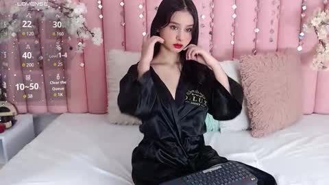 Snapshot of lalycastro chatting on 11-07-25, 02:39 Laly Castro online show from 11-07-25, 02:39