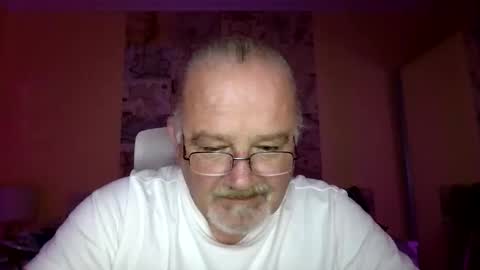 Snapshot of lamabama chatting on 10-11-25, 09:57 lamabama online show from 10-11-25, 09:57