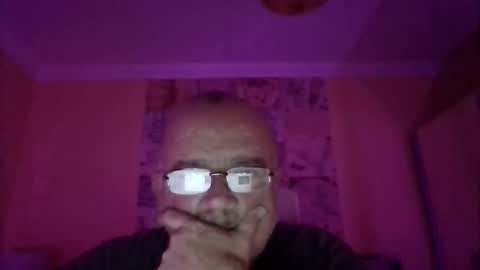 Snapshot of lamabama chatting on 10-30-25, 10:43 lamabama online show from 10-30-25, 10:43