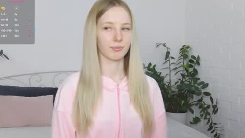 Snapshot of lana__j chatting on 01-19-26, 01:37 Liana online show from 01-19-26, 01:37