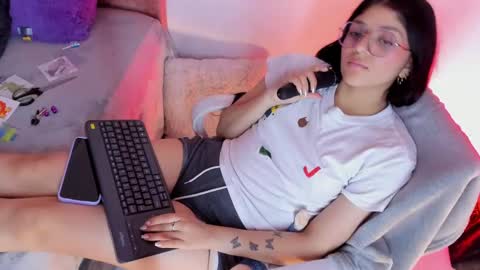 ... .          . ... online show from 03-09-25, 03:16