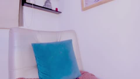 Snapshot of lana_hil chatting on 12-17-24, 02:12 LANA online show from 12-17-24, 02:12