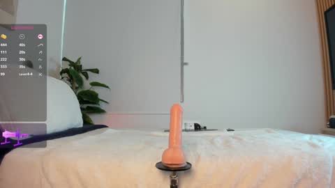 lana_kane_ online show from 12-20-24, 02:49