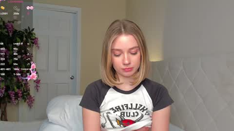 Snapshot of lana_moreno chatting on 01-20-25, 10:04 Lana online show from 01-20-25, 10:04