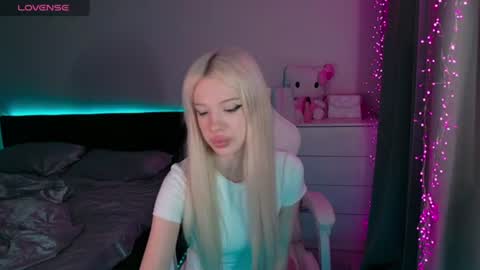 lana_parkerxx online show from 07-07-26, 07:29