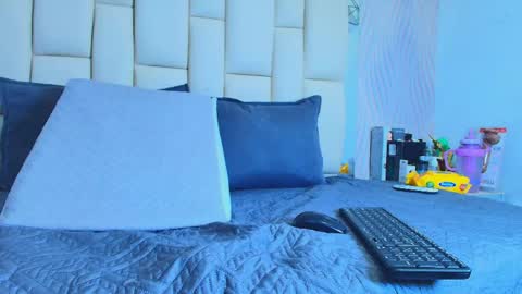 Snapshot of lana_sliim chatting on 05-12-26, 12:02 Vanessa online show from 05-12-26, 12:02