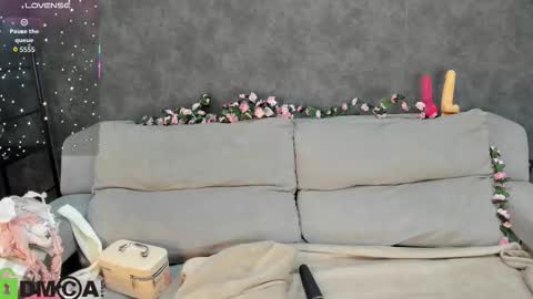 Lana Stones online show from 11-17-25, 12:27