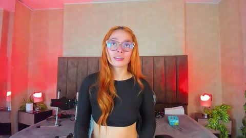 Lana online show from 10-17-25, 06:16