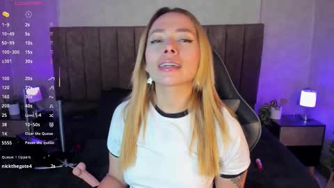 Lana online show from 11-09-25, 03:38