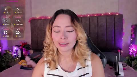 Snapshot of lanaamills chatting on 05-28-26, 04:54 Lana online show from 05-28-26, 04:54