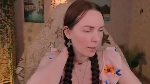 Snapshot of lanaradiance chatting on 05-08-26, 08:30 Lana Radiance online show from 05-08-26, 08:30