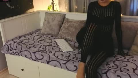 hi my name is Lana Im 23 years old I really like to dance walk and make new acquaintances online show from 01-14-26, 07:36