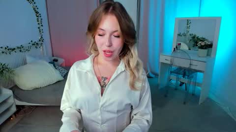 Lana online show from 10-17-25, 09:50