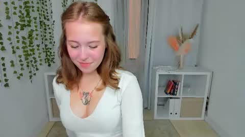 Snapshot of lanaroselle chatting on 06-26-26, 03:27 Lana online show from 06-26-26, 03:27