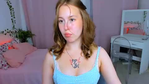 Snapshot of lanaroselle chatting on 06-29-26, 03:23 Lana online show from 06-29-26, 03:23