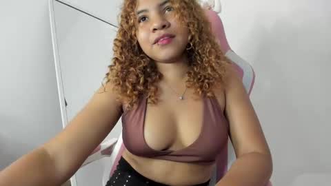 Snapshot of lanarouse1 chatting on 01-25-25, 12:38 Lana online show from 01-25-25, 12:38