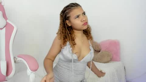 Snapshot of lanarouse1 chatting on 01-31-25, 01:54 Lana online show from 01-31-25, 01:54