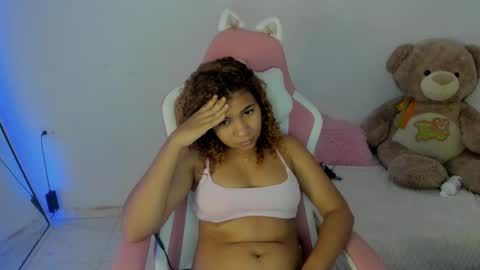 Snapshot of lanarouse1 chatting on 02-14-25, 02:50 Lana online show from 02-14-25, 02:50