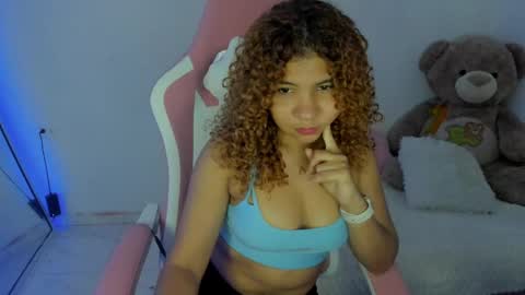 Snapshot of lanarouse1 chatting on 02-15-25, 01:31 Lana online show from 02-15-25, 01:31