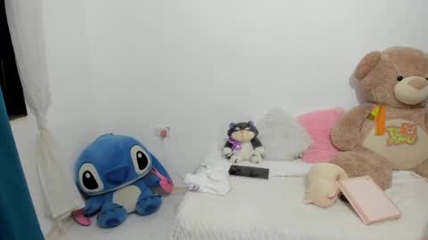 Snapshot of lanarouse1 chatting on 02-19-25, 08:01 Lana online show from 02-19-25, 08:01