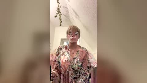 Snapshot of laneybel chatting on 12-04-25, 06:55 laneybel online show from 12-04-25, 06:55