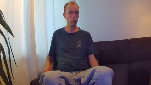 Snapshot of lange20 chatting on 07-19-26, 07:39 lange20 online show from 07-19-26, 07:39