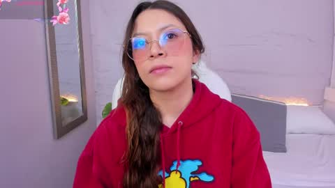 Snapshot of lanna_18_ chatting on 04-28-26, 11:48 Lanna online show from 04-28-26, 11:48