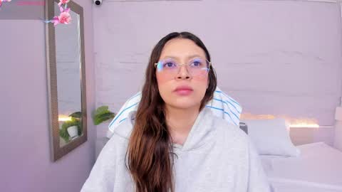 Snapshot of lanna_18_ chatting on 04-29-26, 11:47 Lanna online show from 04-29-26, 11:47